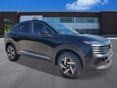 New 2026 Nissan Kicks SV FWD image 2