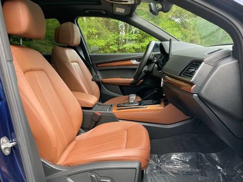 Used 2021 Audi Q5 2.0T Premium Plus w/ Premium Plus Package AWD/4WD image 19