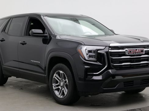 Used 2026 GMC Terrain Elevation FWD image 3