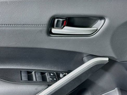 Used 2026 Toyota Corolla Cross XLE w/ Convenience Package FWD image 18