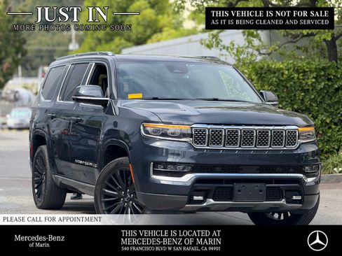 Used 2022 Jeep Grand Wagoneer Series III w/ Rear Seat Video Group 1 AWD/4WD image 1