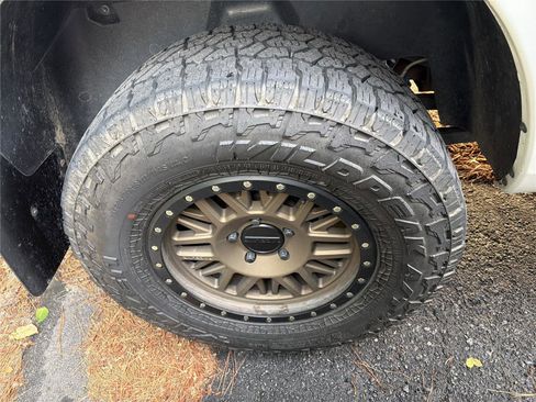 Used 2017 RAM 1500 Express AWD/4WD image 9