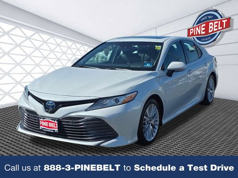 Used 2018 Toyota Camry XLE w/ Audio Package image 1