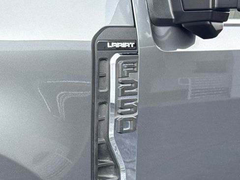 Used 2024 Ford F250 Lariat w/ Chrome Package AWD/4WD image 16