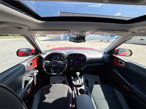 Used 2025 Kia Soul GT-Line image 22