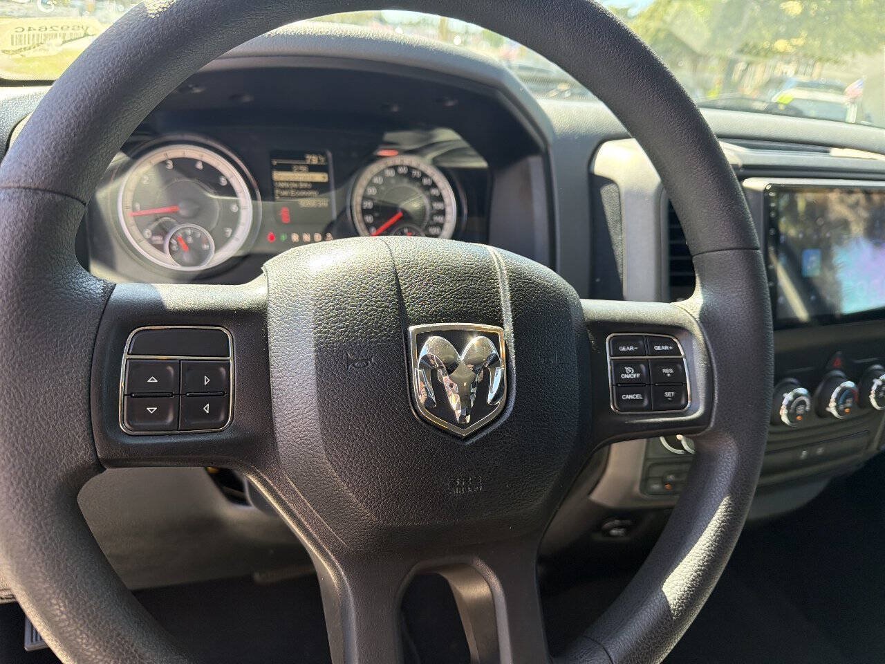 Used 2018 RAM 1500 Express AWD/4WD image 12