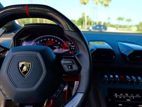 Used 2020 Lamborghini Huracan EVO AWD/4WD image 8