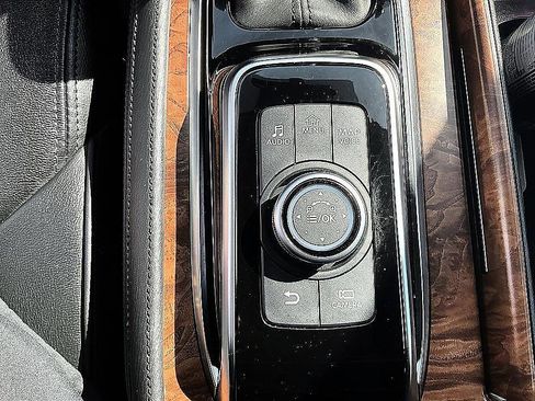 Certified 2024 Nissan Armada SL AWD/4WD image 46