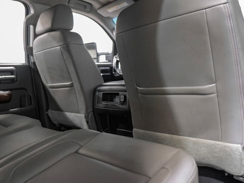 Used 2019 GMC Sierra 3500 SLT w/ Duramax Plus Package AWD/4WD image 30