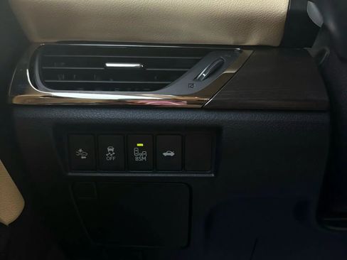 Used 2017 Toyota Avalon XLE Premium image 40