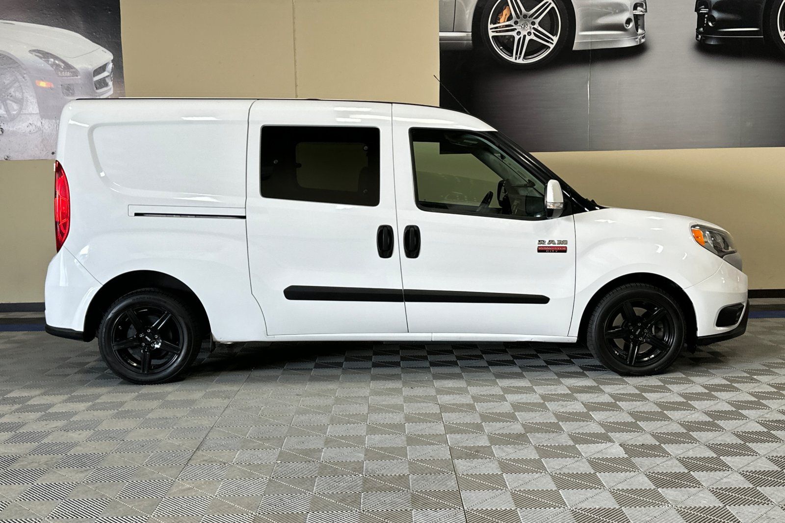 Used 2016 RAM ProMaster City Tradesman SLT w/ Rear Back-up Camera Group FWD image 3