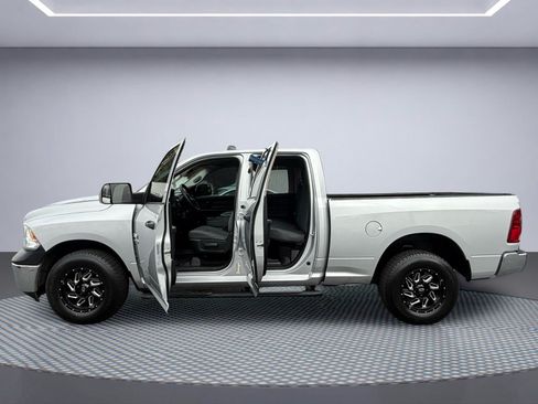 Used 2019 RAM 1500 Express AWD/4WD image 9