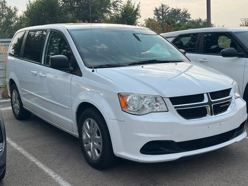 Used 2017 Dodge Grand Caravan SE w/ Power Window Group FWD image 2