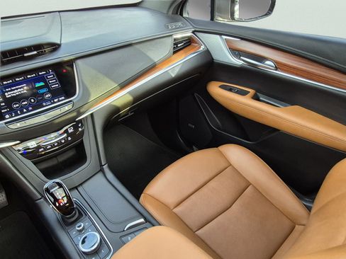 Used 2023 Cadillac XT5 Premium Luxury w/ Technology Package FWD image 16