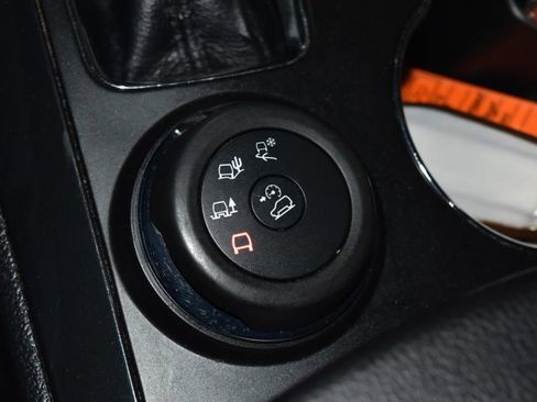 Used 2016 Ford Explorer Limited image 18