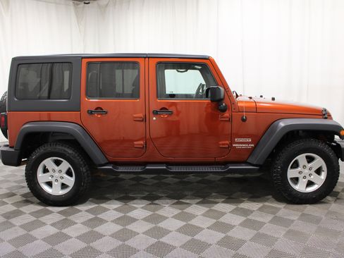 Used 2014 Jeep Wrangler Unlimited Sport w/ Quick Order Package 24S AWD/4WD image 21
