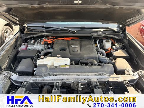 Used 2024 Toyota Sequoia Capstone AWD/4WD image 38
