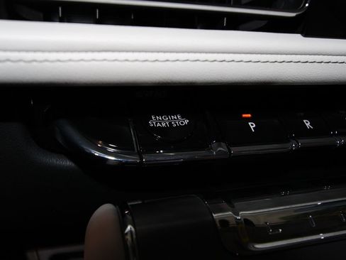 Used 2026 Lincoln Aviator AWD image 13