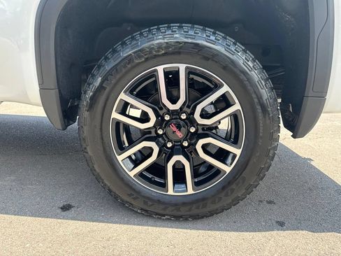 New 2026 GMC Sierra 1500 AT4 w/ AT4 Premium Package AWD/4WD image 31