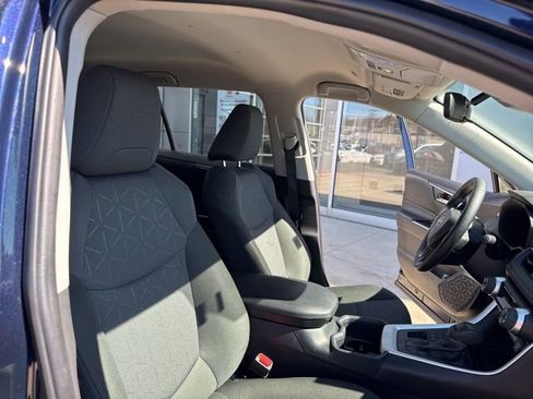 Used 2025 Toyota RAV4 XLE image 31