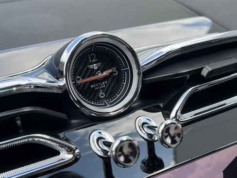 Certified 2025 Bentley Bentayga image 36