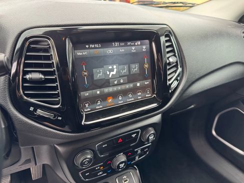 Used 2018 Jeep Compass Limited w/ Navigation Group image 21