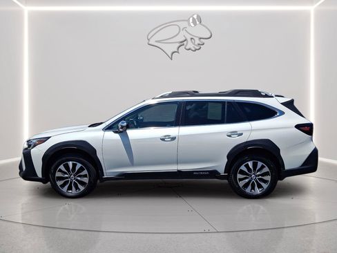 Used 2023 Subaru Outback Touring AWD/4WD image 2