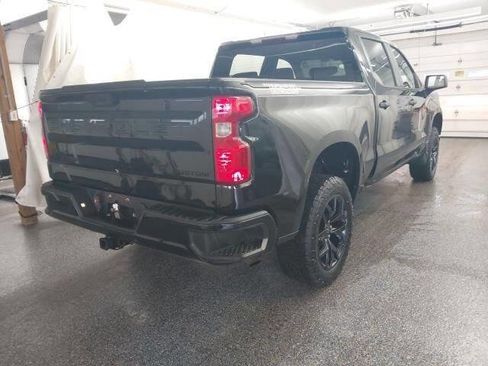 Used 2022 Chevrolet Silverado 1500 Custom Trail Boss w/ LPO, Dark Essentials Package AWD/4WD image 4
