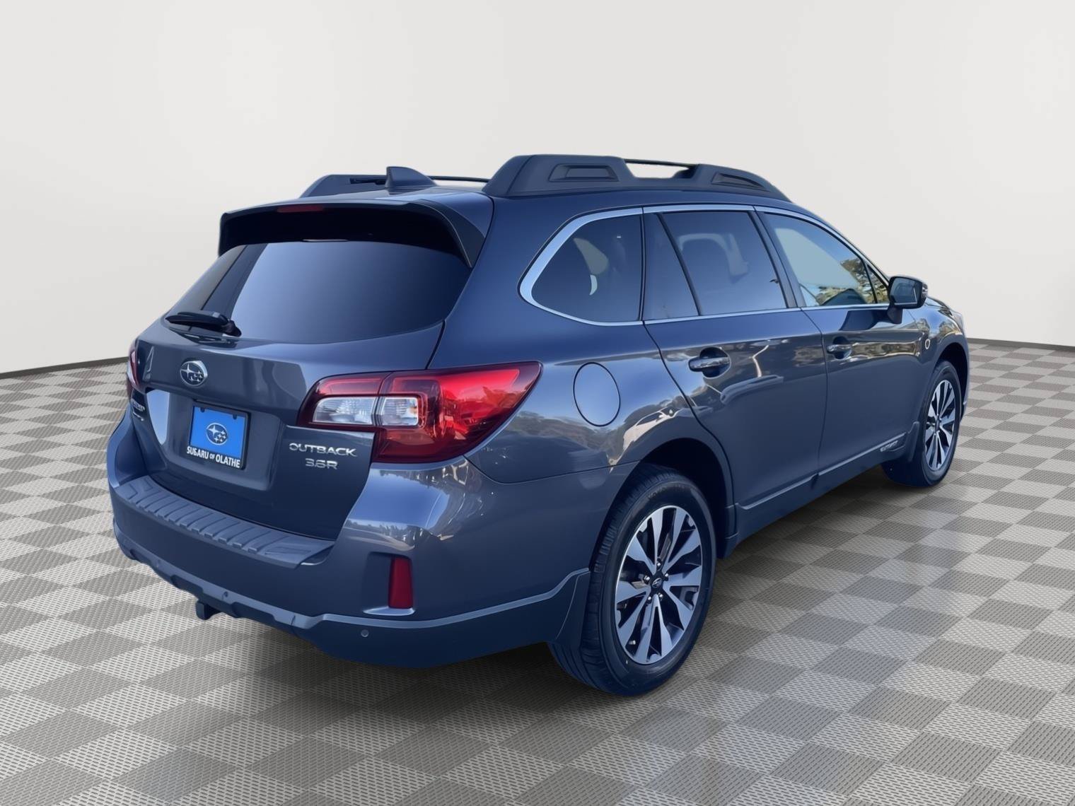 Used 2017 Subaru Outback 3.6R Limited AWD/4WD image 11