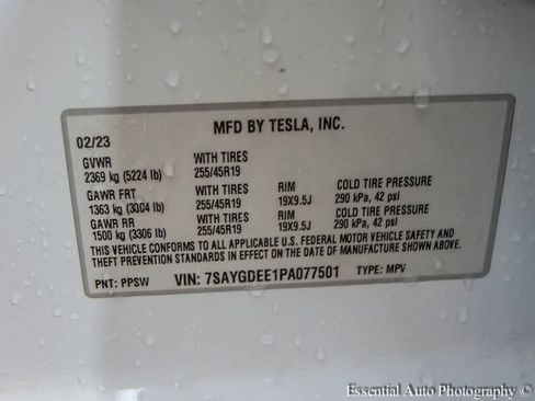 Used 2023 Tesla Model Y Long Range AWD/4WD image 30