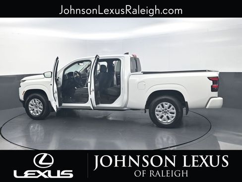 Used 2023 Nissan Frontier SV w/ Technology Package image 27