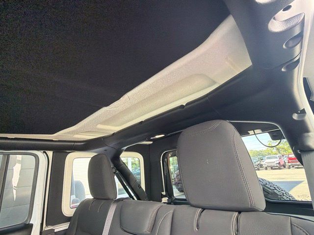 Used 2018 Jeep Wrangler Unlimited Sport S AWD/4WD image 22