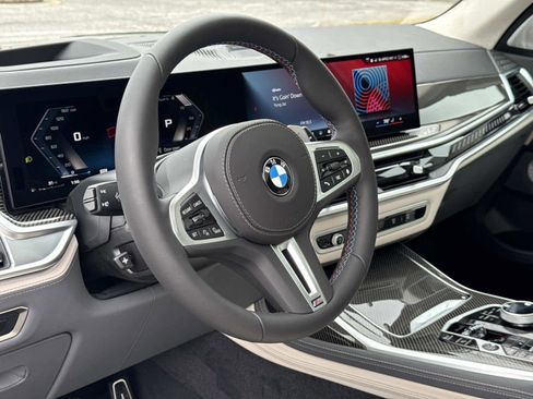New 2026 BMW X7 M60i image 2