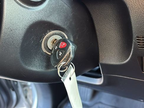 Used 2018 Toyota 4Runner SR5 AWD/4WD image 14