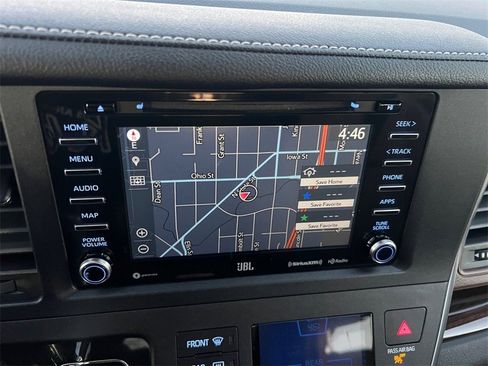 Used 2018 Toyota Sienna Limited image 30