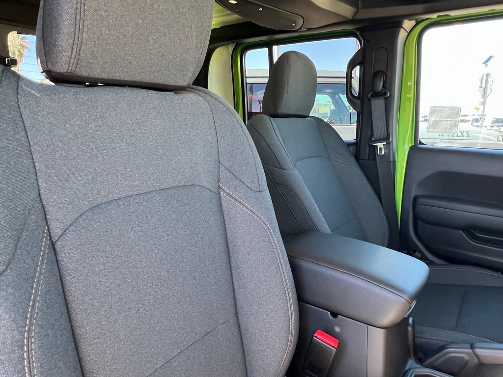 New 2025 Jeep Gladiator Sport AWD/4WD image 11
