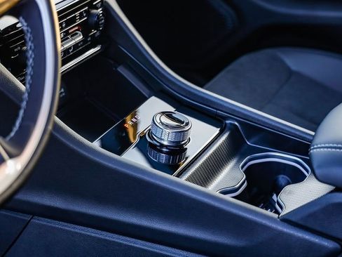 New 2025 Jeep Grand Cherokee Altitude image 21