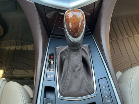 Used 2015 Cadillac SRX Luxury w/ Driver Awareness Package AWD/4WD image 18