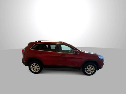 Used 2017 Jeep Cherokee Latitude w/ Safety/Convenience Group image 9