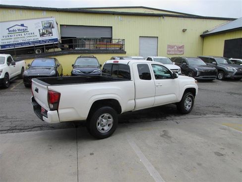 Used 2021 Toyota Tacoma SR image 6