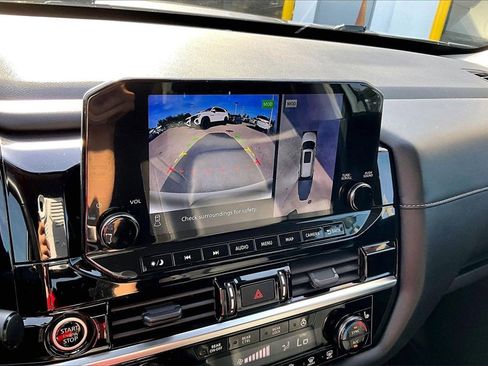 Used 2023 Nissan Pathfinder SL w/ Lighting Package (N92) image 27