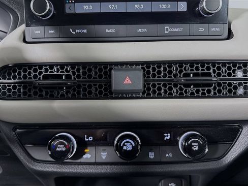 Certified 2024 Honda HR-V LX image 17