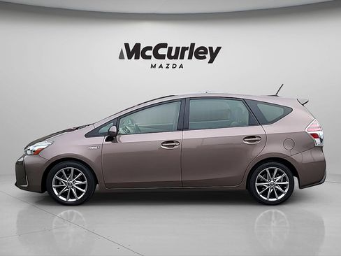 Used 2017 Toyota Prius V Five w/ Advanced Technology Package FWD image 4