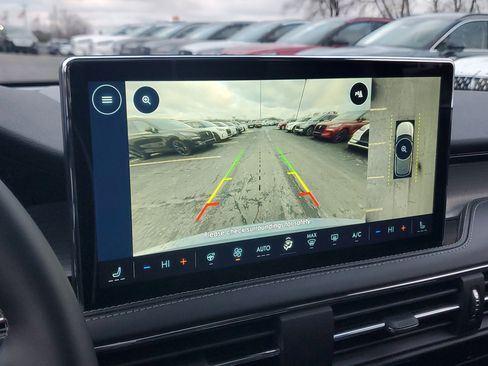 New 2026 Lincoln Corsair Premiere image 21