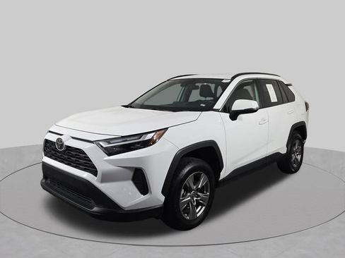 Used 2024 Toyota RAV4 XLE FWD image 2