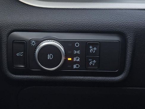 Used 2023 Ford Explorer XLT w/ Equipment Group 202A image 20