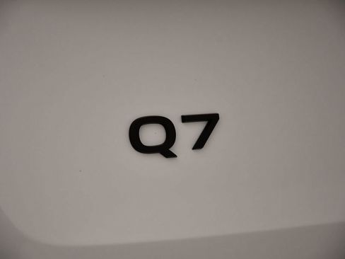 Used 2025 Audi Q7 3.0T Premium Plus w/ Premium Plus Package image 9