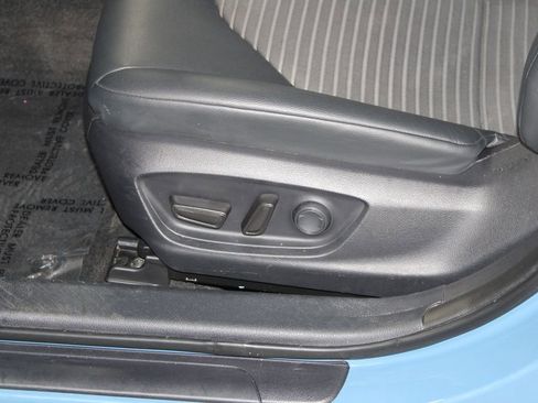 Used 2023 Toyota Camry SE image 18