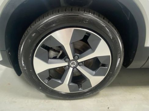 Used 2024 Volvo XC40 B5 Plus w/ Climate Package AWD/4WD image 5