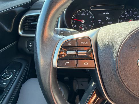 Used 2019 Kia Sorento LX w/ LX Convenience Package image 23
